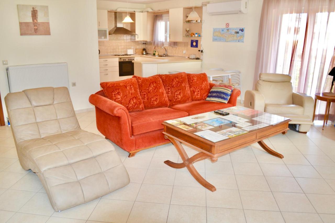 Giorgos Large Size -family Friendly With Free Parking And Yard Views *