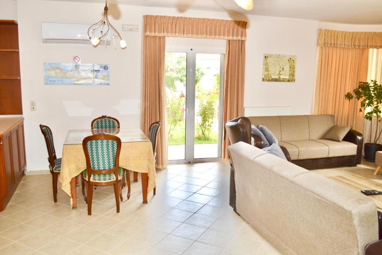 Giorgos Large Size -family Friendly With Free Parking And Yard Views Apartment